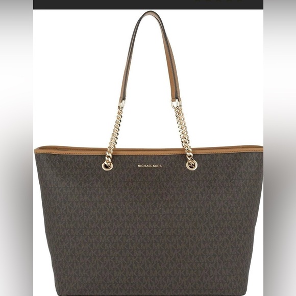 Michael Kors Jet Set Chain Laptop Tote - Picture 2 of 15